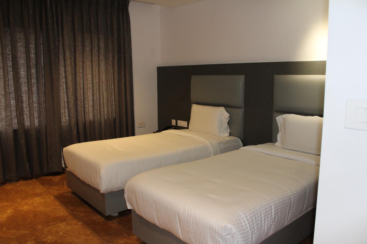 Hotel Hills Tirupattur Tiruppatur Exterior photo
